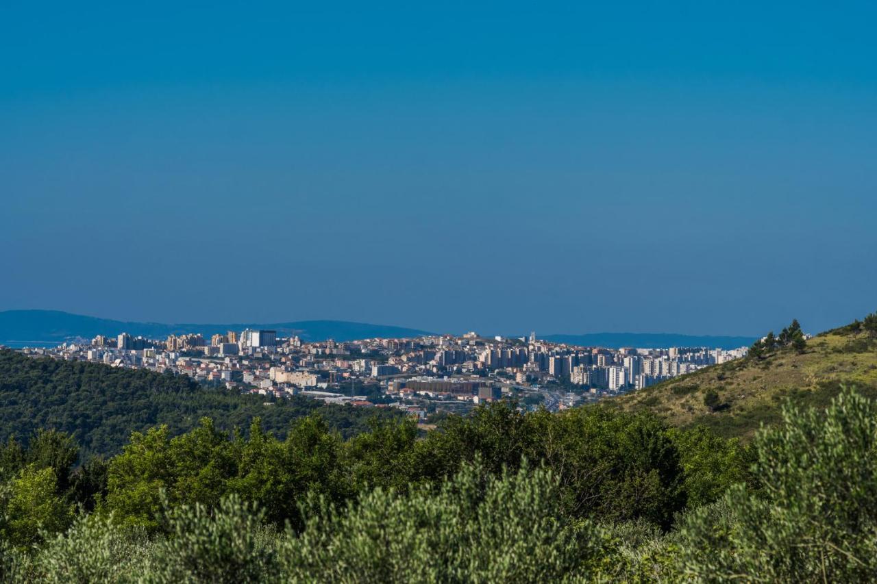 Villa Manda Korina Klis Bagian luar foto